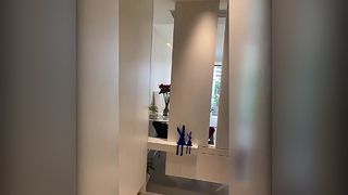 Düzensiz tasarıma sahip İnternet ünlü gölü, duvarda asılı tam boy aynası, düzensiz duvar