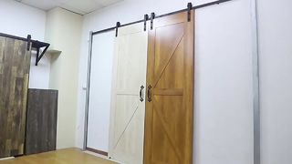 J-şekilli ahır kapısı süspansiyon rayı donanım aksesuar seti, sürgülü sürgülü sürgülü kapı, sessiz kılavuz